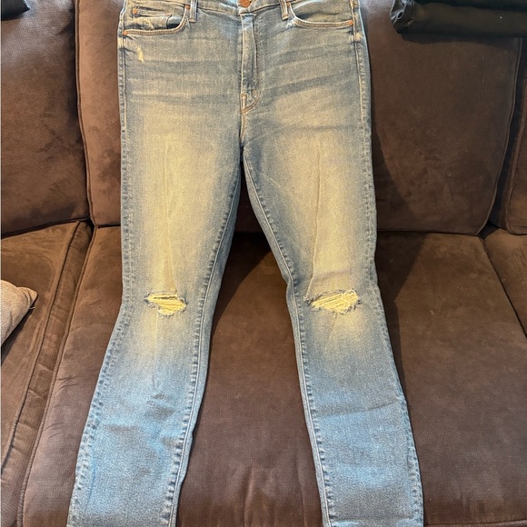 MOTHER High Waisted Looker Ankle Fray Blue Jeans in Thrilling Shots - Picture 3 of 11